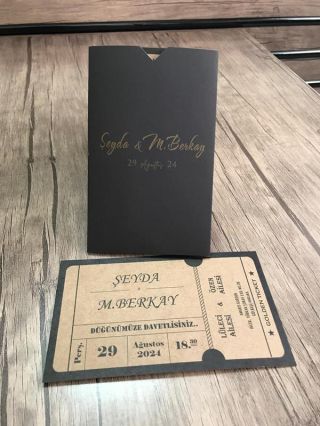 Siyah Zarflı Davetiye